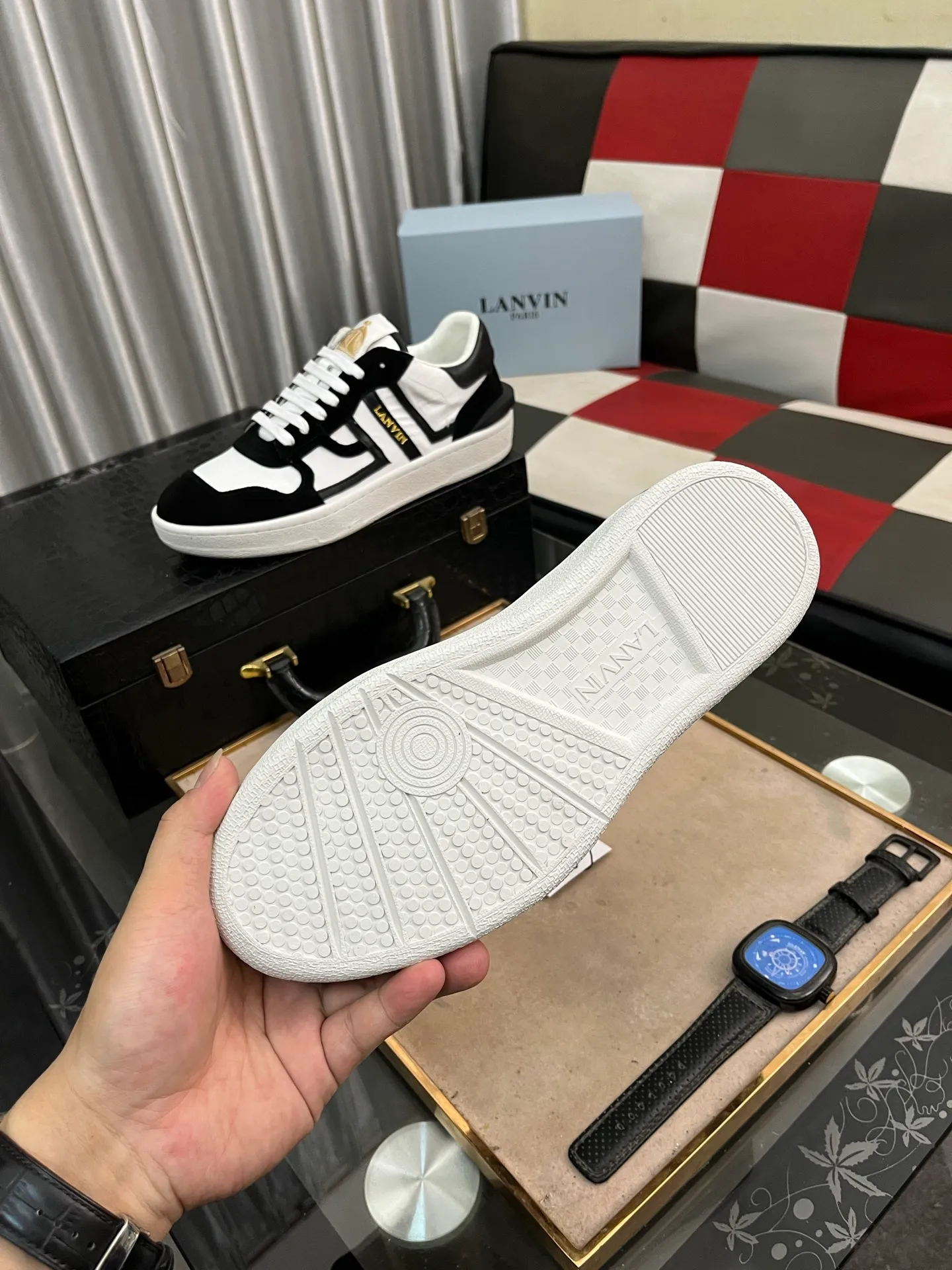 Men's men's shoes 💰540⌚️⌚️❗️Lanvin# Lanvin spring and summer series new colors latest lace up fashion casual forrest shoes running shoes ~ bumpr high quality couple series‼ ️ The latest trendy products of the season 🌈Many bloggers have started buying original models and custom-made them. The uppers are made of nubuck leather. They are very versatile, fashionable and casual, and are comfortable on the feet. Recommended for personal use! The original molded rubber backing with clear logo is wear-resistant. Standard code for couples: female code 35~40, male code 38-45